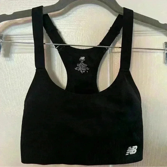 New Balance Medium Impact Sports Bra - Picture 1 of 3